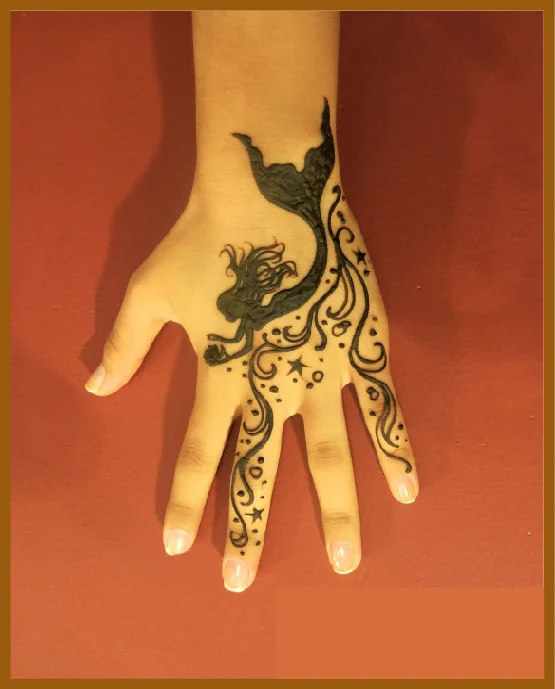 Long Trail Khafif Back Hand Design With Mermaid Khafif (Minimal) Back Hand Mehndi Design